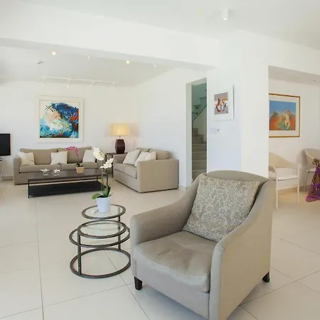 Imagine Your Family Renting This Luxury Beachfront Villa, 1541 * 普罗塔拉斯