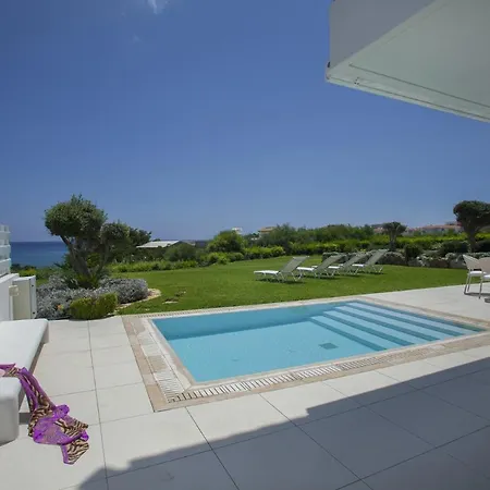 别墅 Imagine Your Family Renting This Luxury Beachfront Villa, 1541