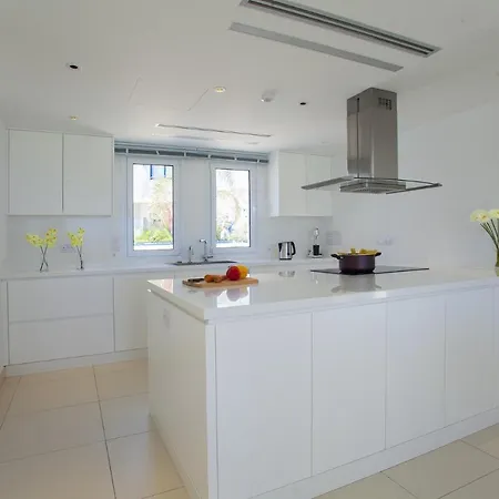 别墅 Imagine Your Family Renting This Luxury Beachfront Villa, 1541 普罗塔拉斯