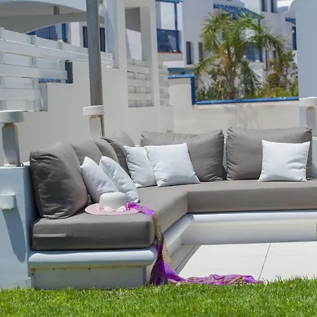 Imagine Your Family Renting This Luxury Beachfront Villa, 1541 普罗塔拉斯