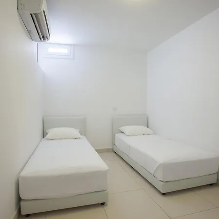 Imagine Your Family Renting This Luxury Beachfront Villa, 1541 * 普罗塔拉斯