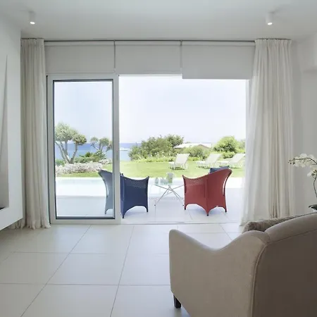 Imagine Your Family Renting This Luxury Beachfront Villa, 1541 * 普罗塔拉斯